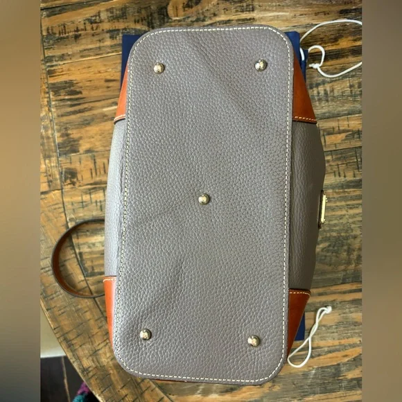 Dooney & Bourke Grey Grain Barlow - Picture 5 of 16